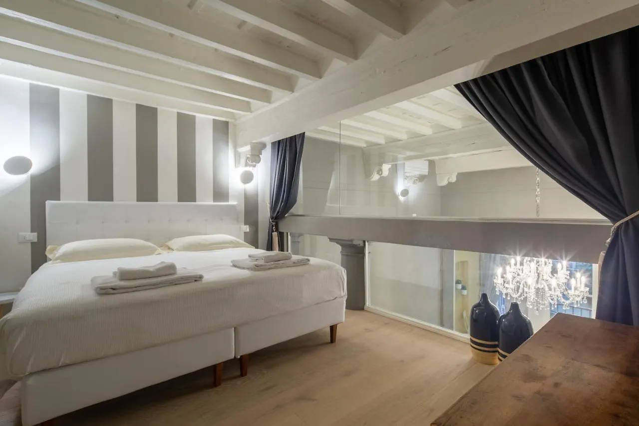 Casa Velluti Deluxe By Mmega Apartment Florence Italy