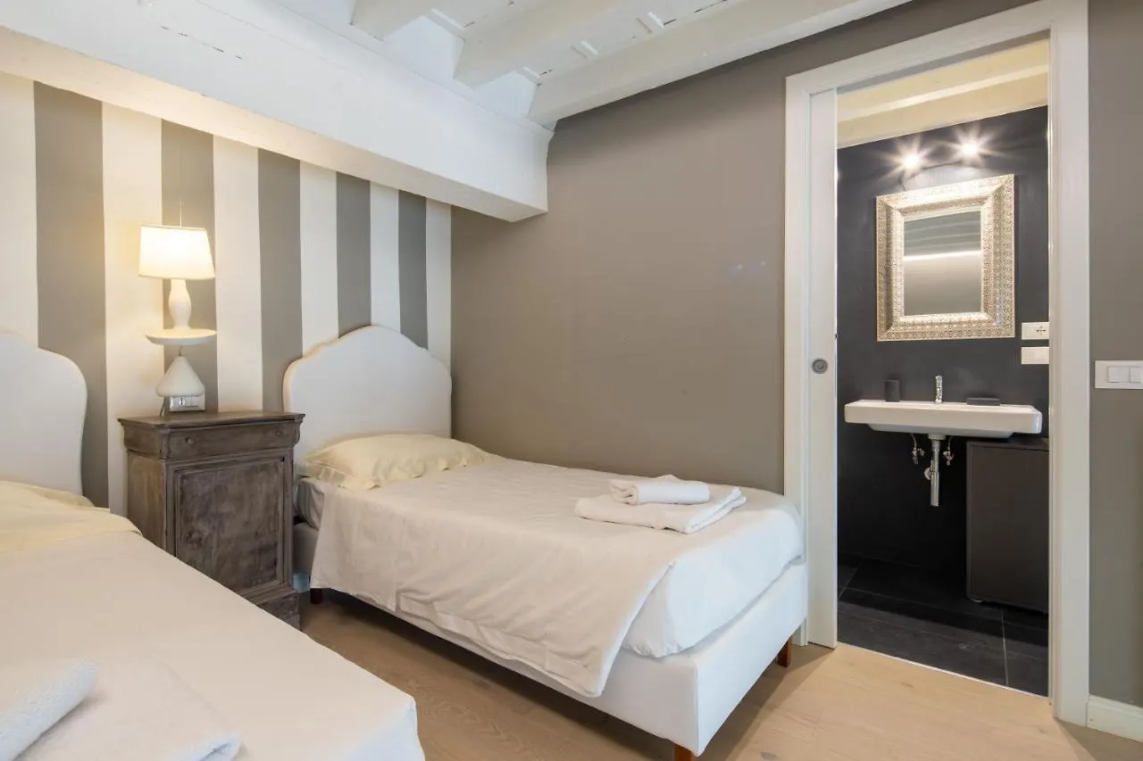 Casa Velluti Deluxe By Mmega Apartment Florence